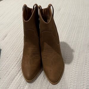 Rachel Zoe Rocky Western Ankle Booties Faux Leather Brown Pointed Toe